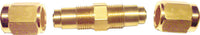 Raccord droit auto-serrant pour ligne frigorifique
