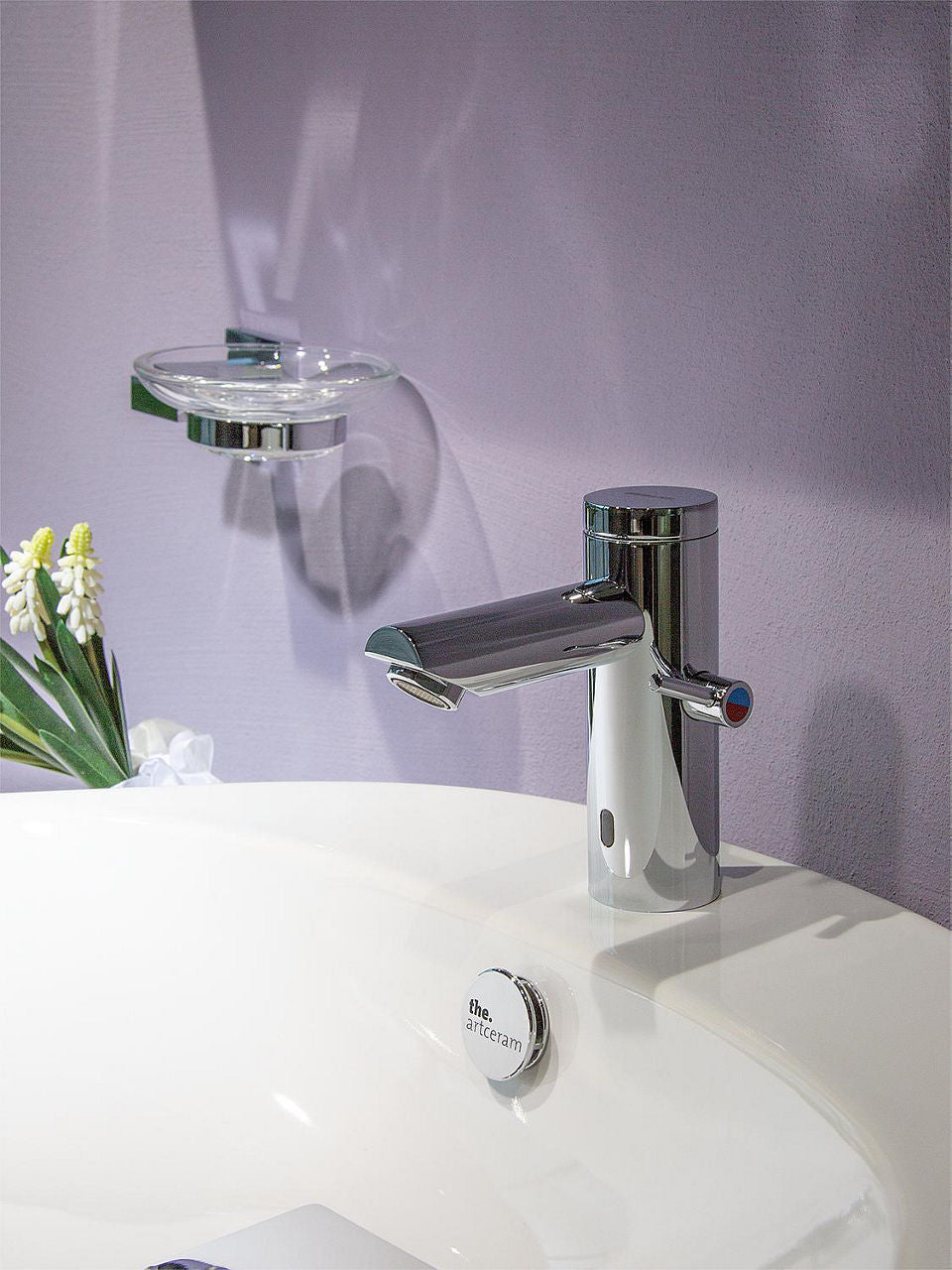 Robinetterie électronique de lavabo Benkiser Metrix II saillie 100mm chromé